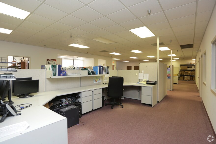 More Photos Of 225 Curie Dr, Alpharetta Light Distribution For Lease