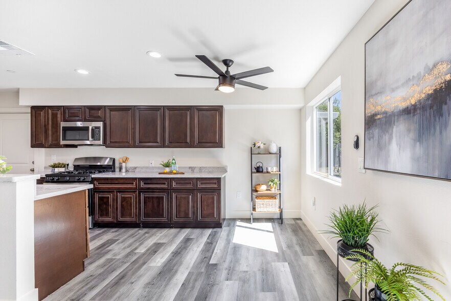 More Photos Of 2409 Cava Ct, Sacramento Apartments For Sale