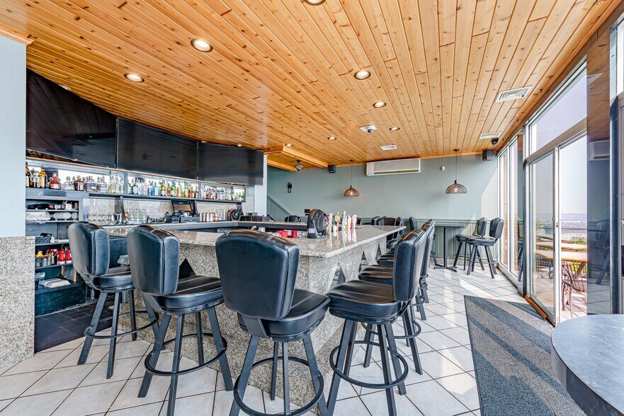 More Photos Of 1212 Grandview Ave, Pittsburgh Restaurant For Sale