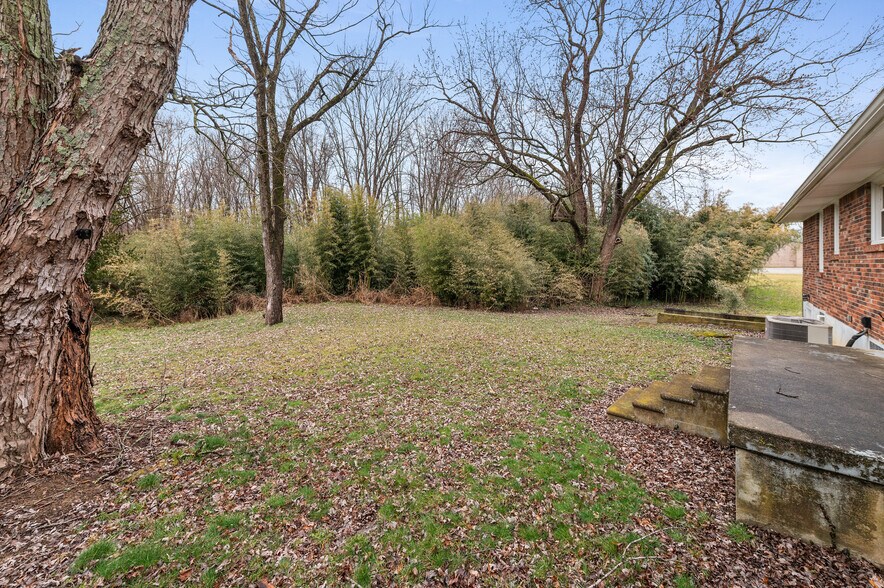 More Photos Of 3625 New Shepherdsville Rd, Bardstown Flex For Sale