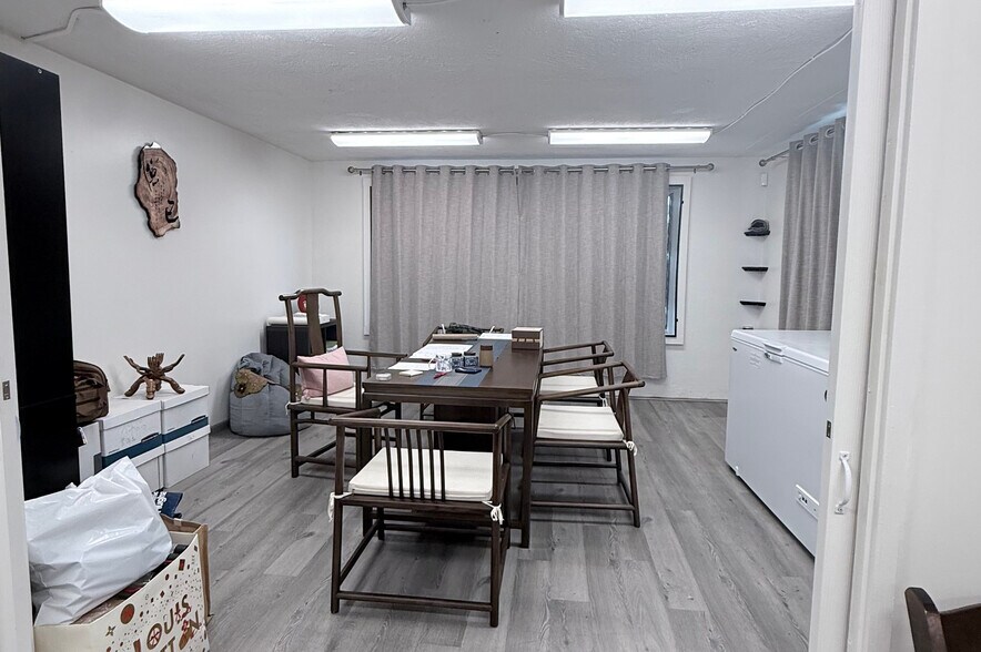 More Photos Of 2130 N King St, Honolulu Freestanding For Lease
