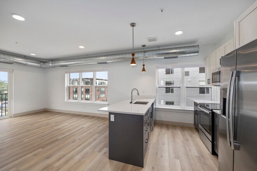 More Photos Of 27 S Squirrel Rd, Auburn Hills Coworking Space