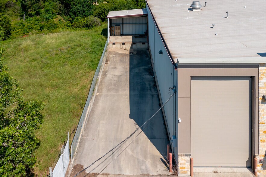 More Photos Of 400 Lookout Ridge Blvd, Harker Heights Warehouse For Sale