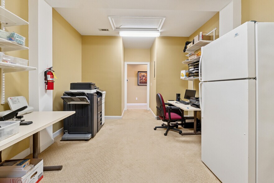 More Photos Of 301-304 Macy Dr, Roswell Medical For Sale