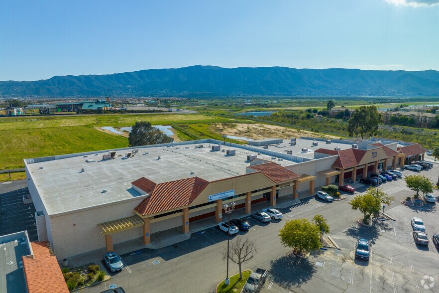 More Photos Of 2495-2505 E Lakeshore Dr, Lake Elsinore Unknown For Lease