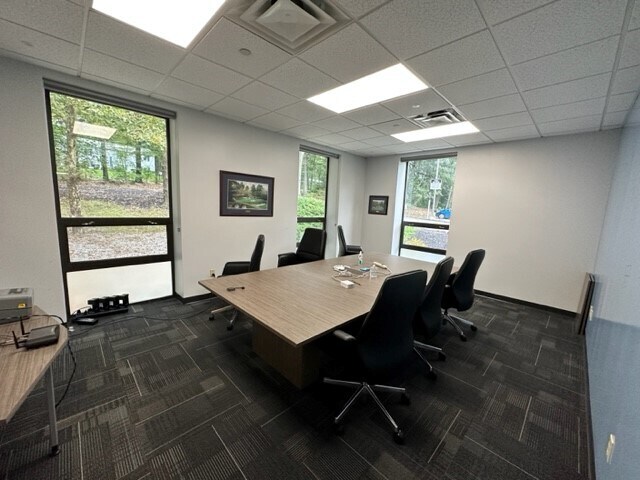More Photos Of 9 Beaver Brook Rd, Littleton Research And Development For Lease