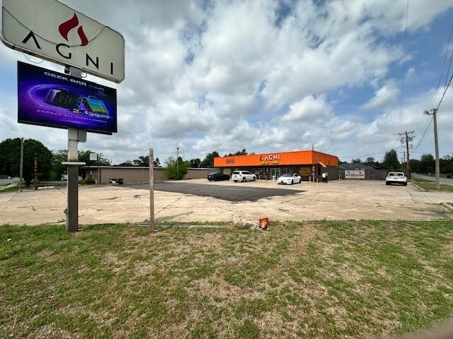 Primary Photo Of 8201 NW 10th St, Oklahoma City Service Station For Sale