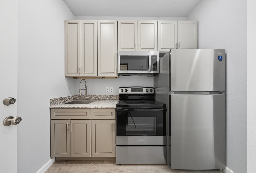 More Photos Of 624 Ball, Galveston Apartments For Sale