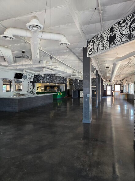 More Photos Of 4 E University Dr, Tempe Restaurant For Lease