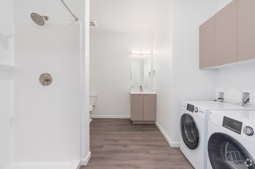 More Photos Of 2171 N Rosa Parks Way, Portland Apartments For Sale