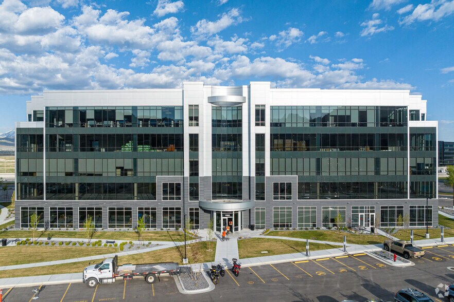 More Photos Of 13893 S Minuteman Dr, Draper Office For Lease