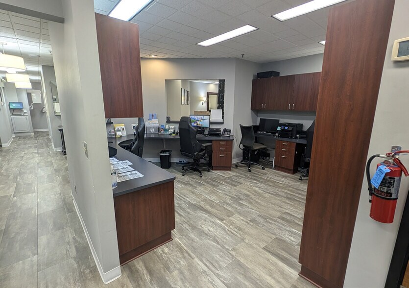 More Photos Of 5025 Arlington Centre Blvd, Upper Arlington Office Residential For Lease