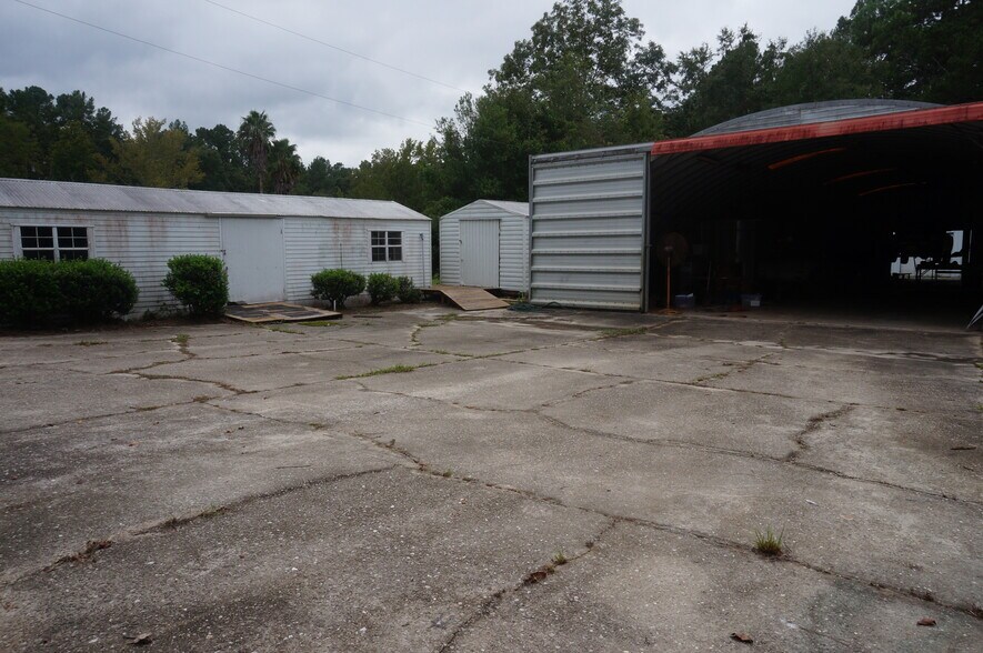 More Photos Of 165 Porsche Ln, Crawfordville Warehouse For Sale