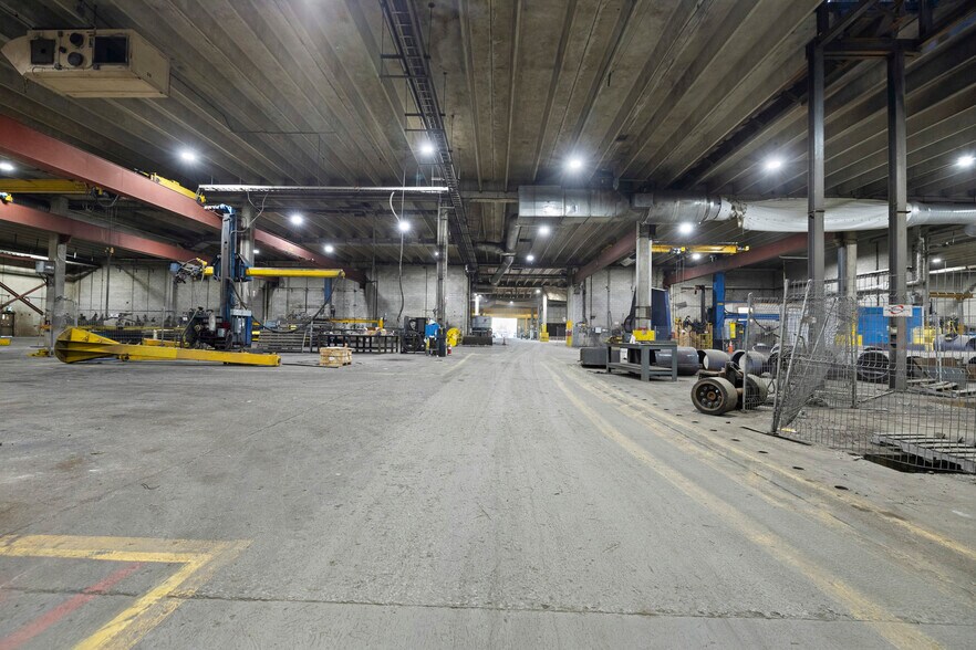 More Photos Of 805 Boul Alphonse-Deshaies, Bécancour Industrial For Sale