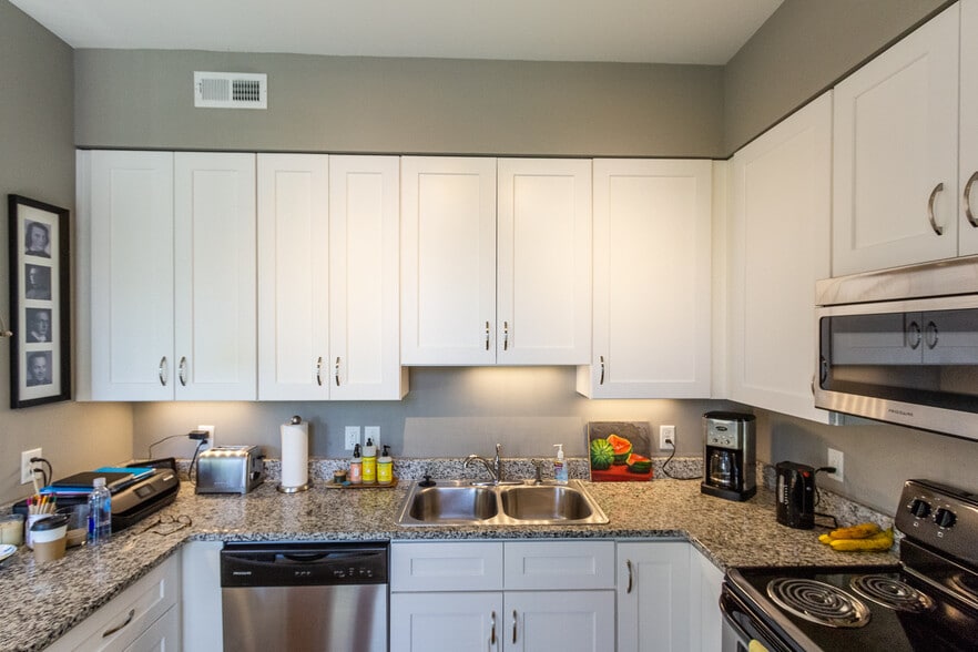 More Photos Of 2028 W Cary St, Richmond Apartments For Sale