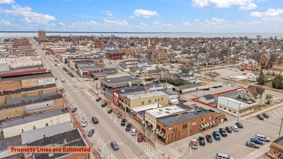 More Photos Of 1211 Ludington St, Escanaba Office For Sale