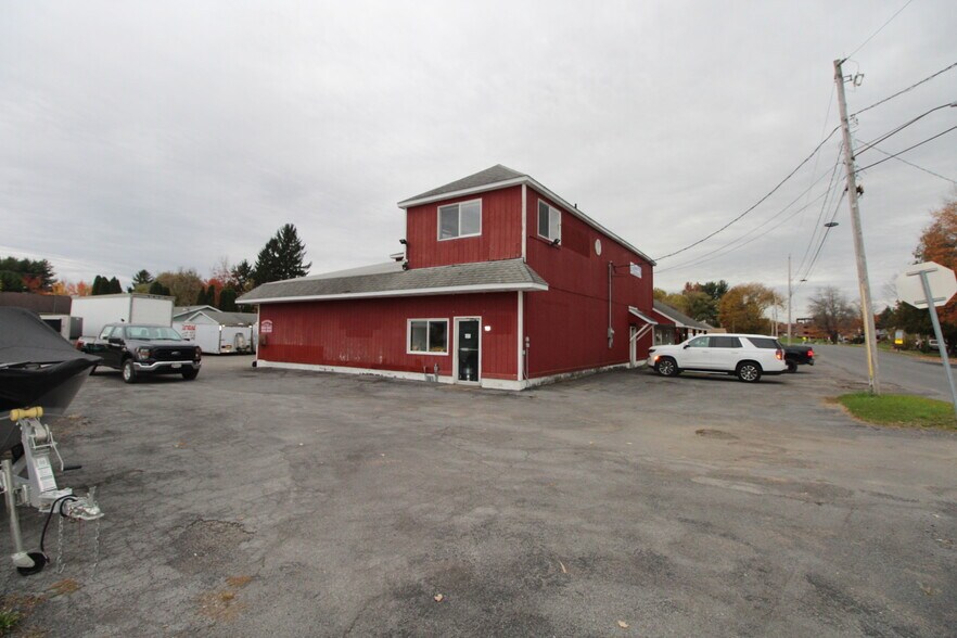 More Photos Of 585 S Main St, Central Square Auto Dealership For Sale