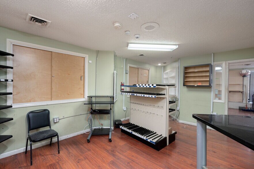 More Photos Of 2515 7th Ave, Garden City Warehouse For Lease