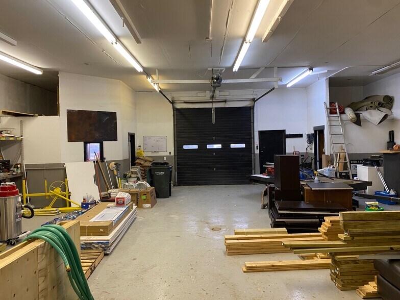 More Photos Of 1005 S Hillside Dr, Sioux Falls Warehouse For Lease