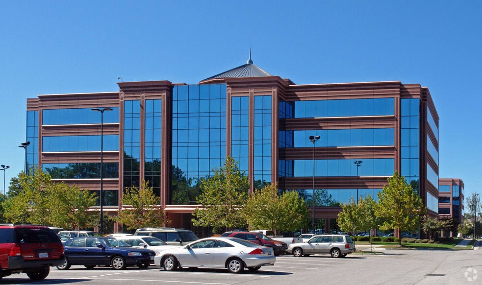 More Photos Of 272 Bendix Rd, Virginia Beach Unknown For Lease