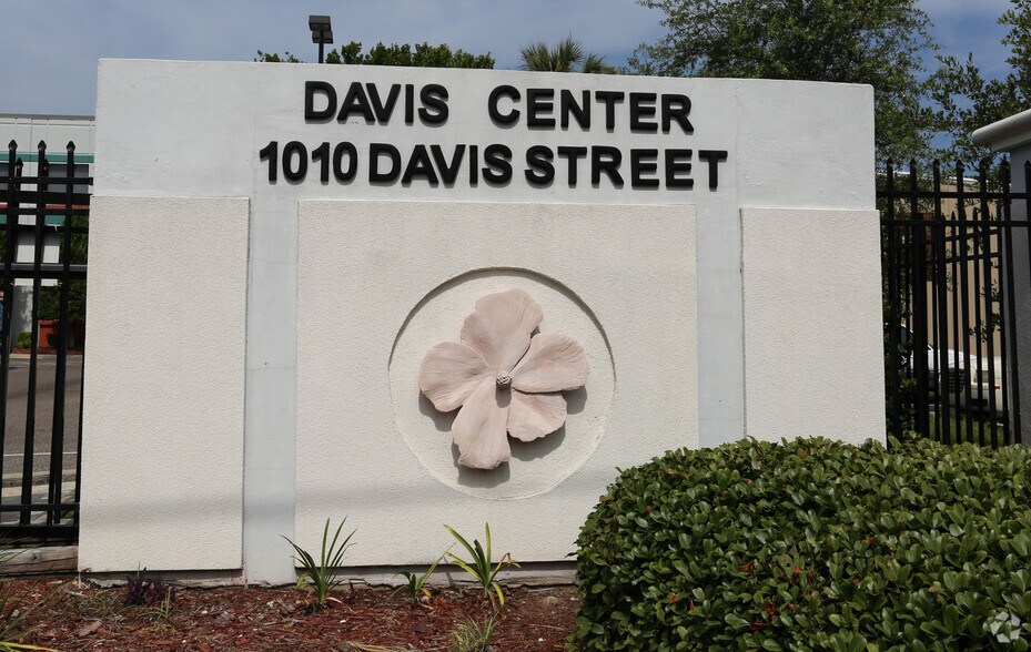 More Photos Of 1010 Davis St, Jacksonville Office For Lease