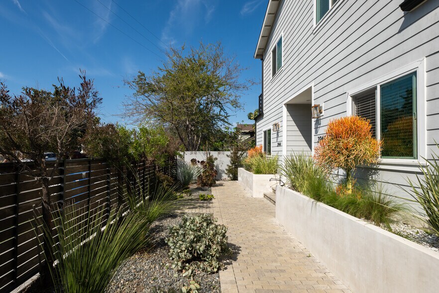 More Photos Of 3944 S Budlong Ave, Los Angeles Apartments For Sale