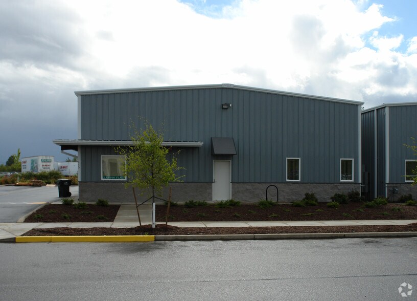 More Photos Of 175 Cap St, Eugene Warehouse For Lease