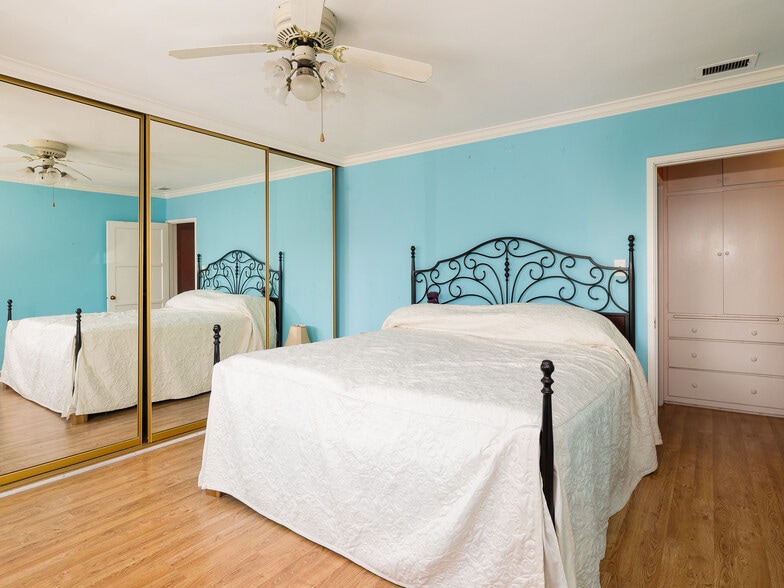 More Photos Of 4381-4385 Overland Ave, Culver City Office Residential For Sale