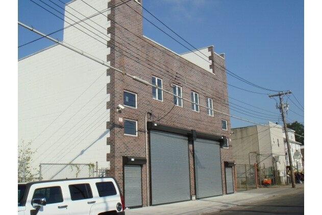 More Photos Of 210 Grandview Ave, Staten Island Warehouse For Lease
