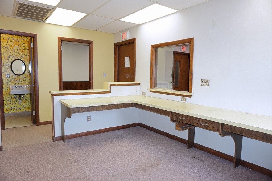 More Photos Of 1185 New Litchfield St, Torrington Medical For Sale