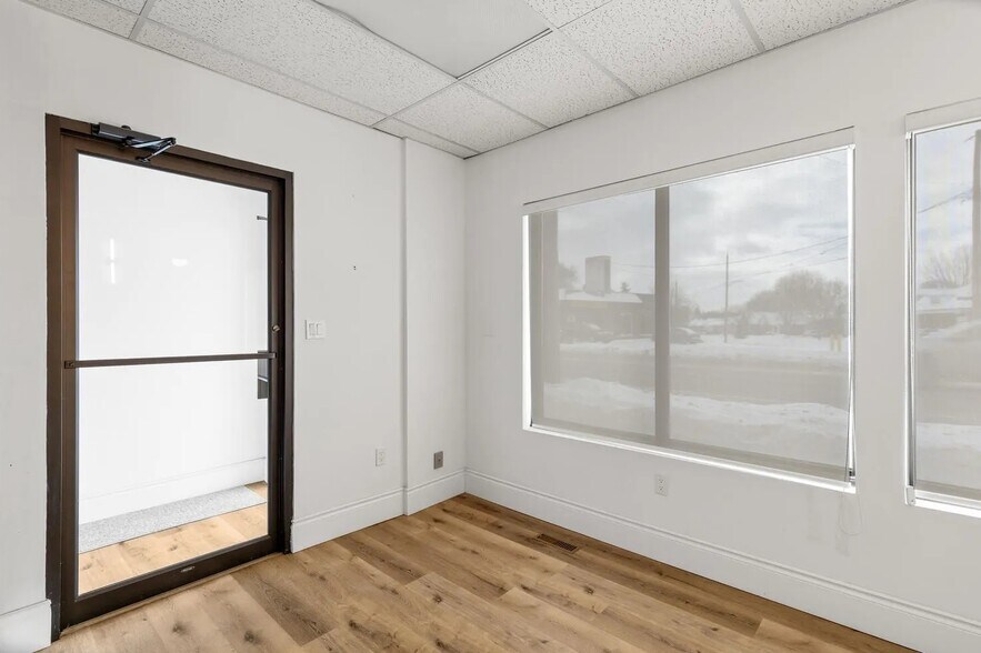More Photos Of 696 Hamilton Rd, London Office For Lease