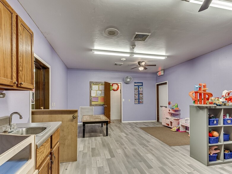 More Photos Of 1419 W London St, El Reno Religious Facility For Sale
