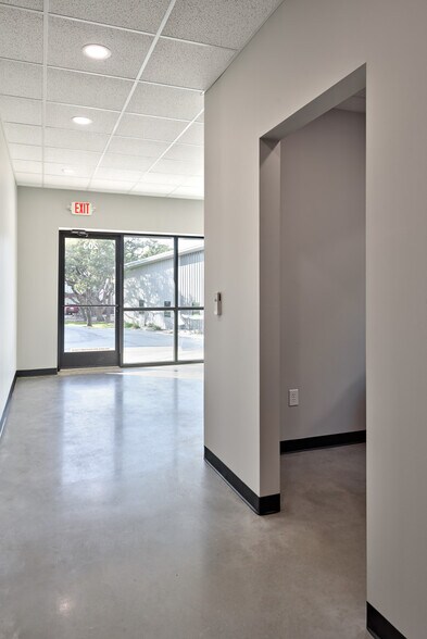 More Photos Of 205 Cantera Way, Georgetown Light Distribution For Sale