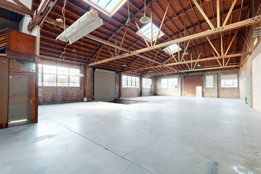 More Photos Of 1035 Murray St, Berkeley Showroom For Lease