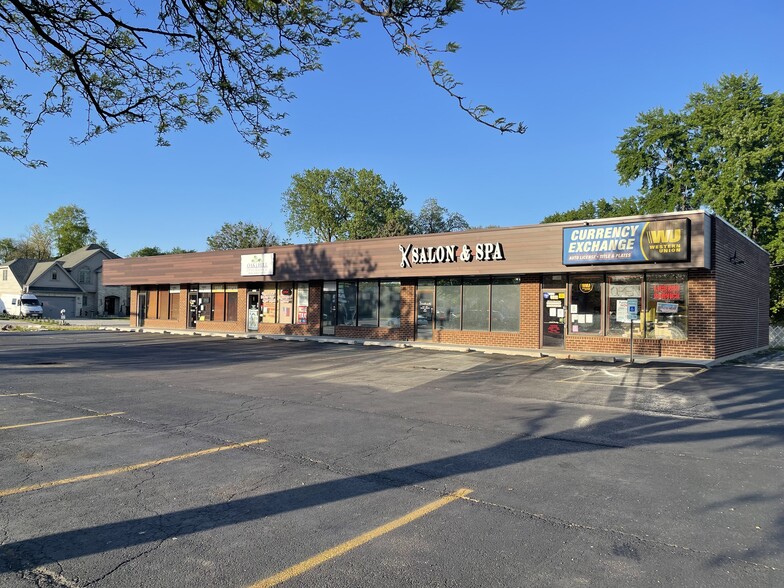 Primary Photo Of 9901-9911 S Roberts Rd, Palos Hills Office For Lease