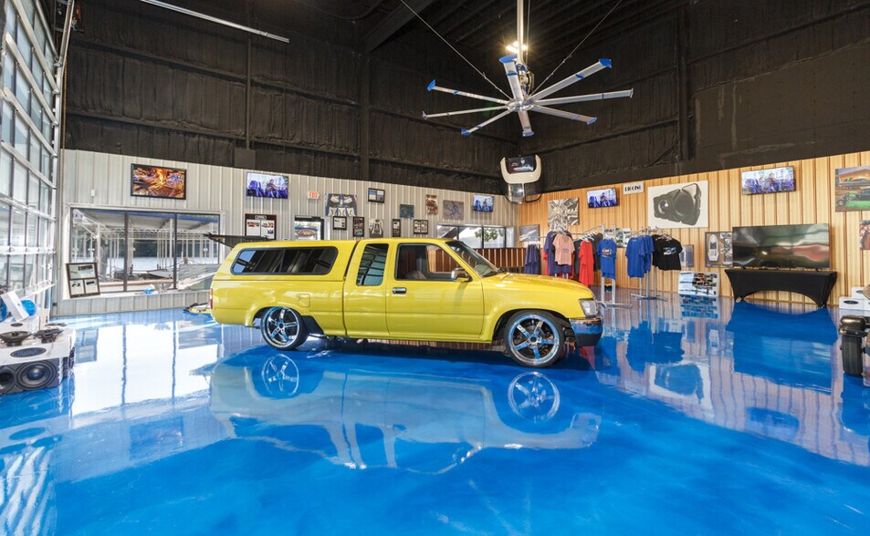 More Photos Of 6550 Pelican Dr, Osage Beach Specialty For Sale