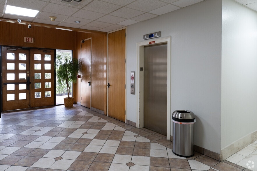 More Photos Of 13706 Research Blvd, Austin Office For Lease