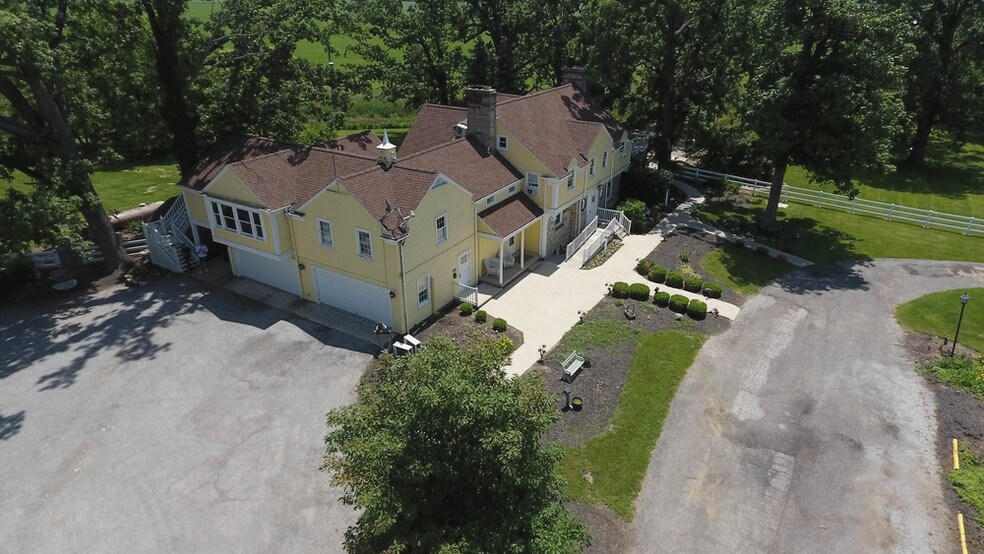 Primary Photo Of 1601 State Route 4, Bucyrus Hospitality For Sale