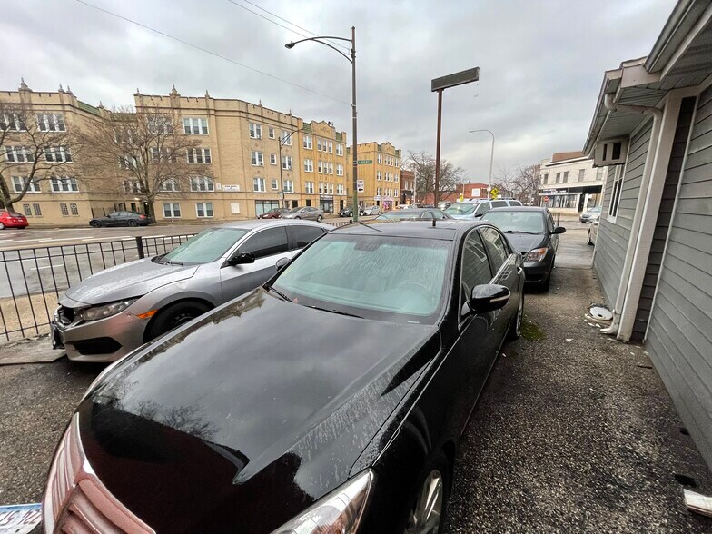 More Photos Of 4185 N Elston Ave, Chicago Auto Repair For Lease