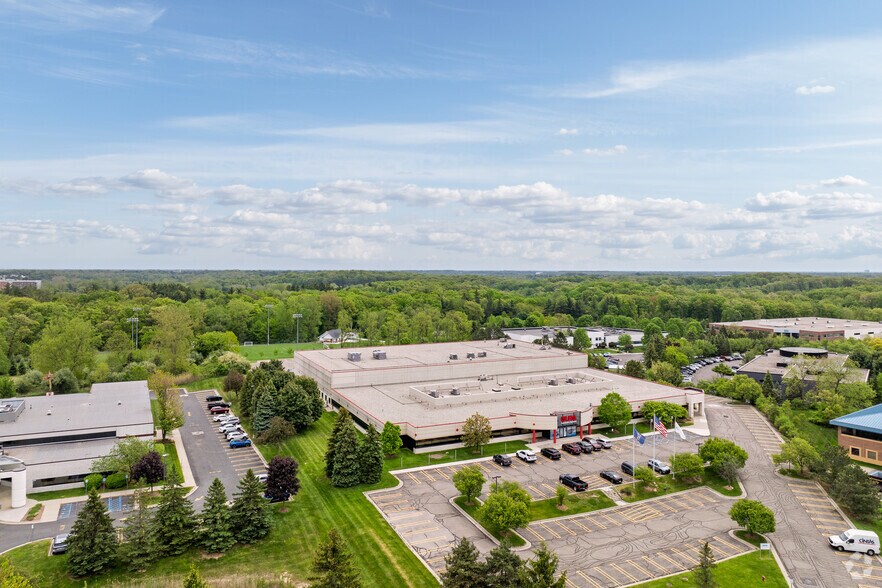More Photos Of 1780 Pond Run, Auburn Hills Research And Development For Lease