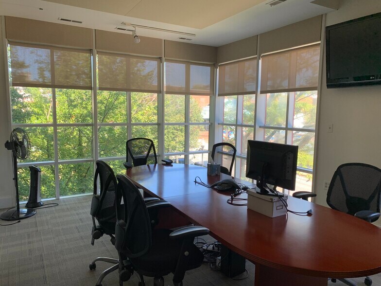 More Photos Of 2526 Saint Paul St, Baltimore Office For Sale