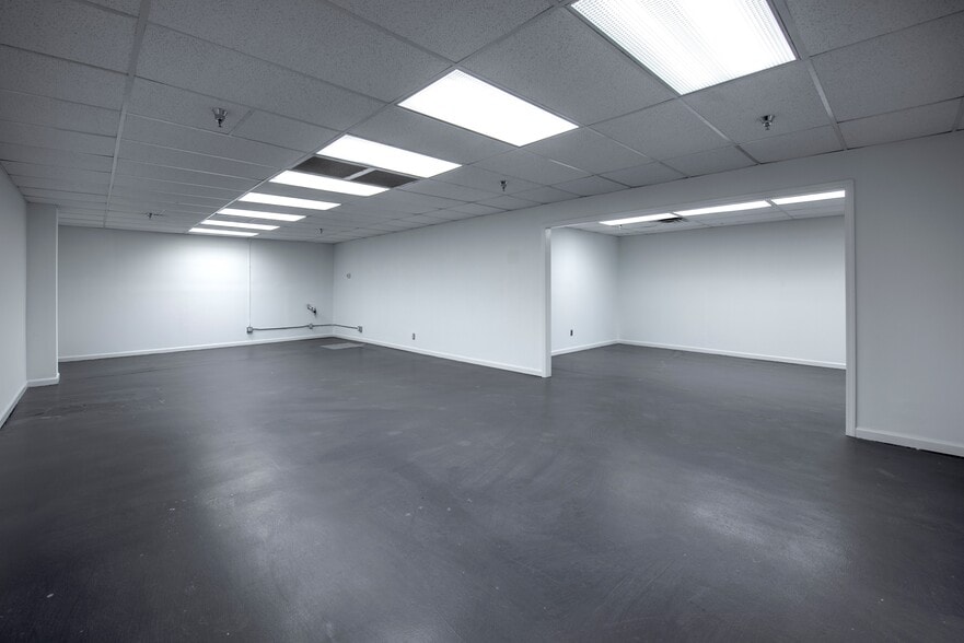 More Photos Of 1700 Overhead Bridge Rd NE, Cleveland Warehouse For Sale