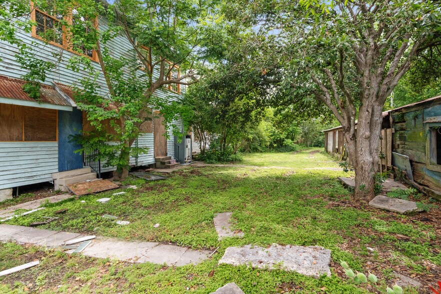 More Photos Of 3020-3032 Saint Claude Ave, New Orleans Office For Sale