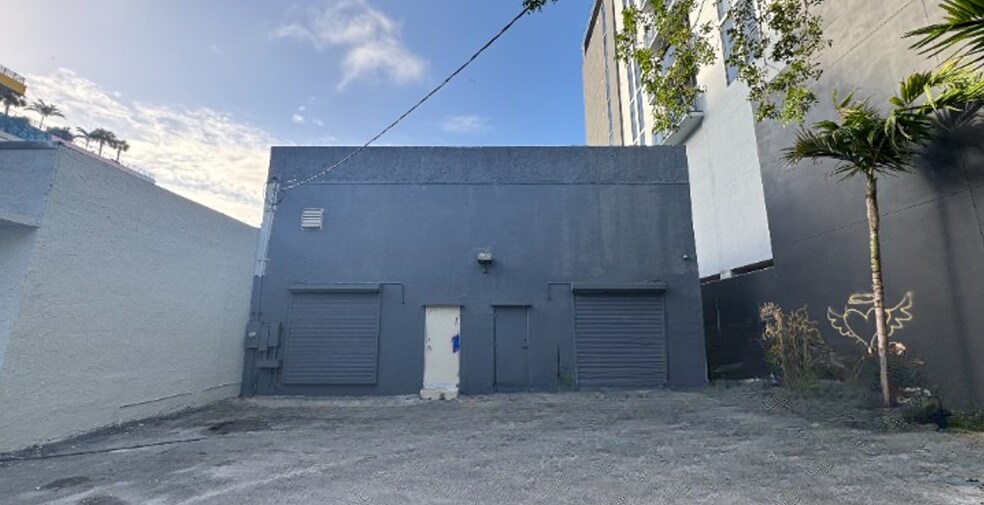 More Photos Of 128 NW 25th St, Miami Unknown For Lease