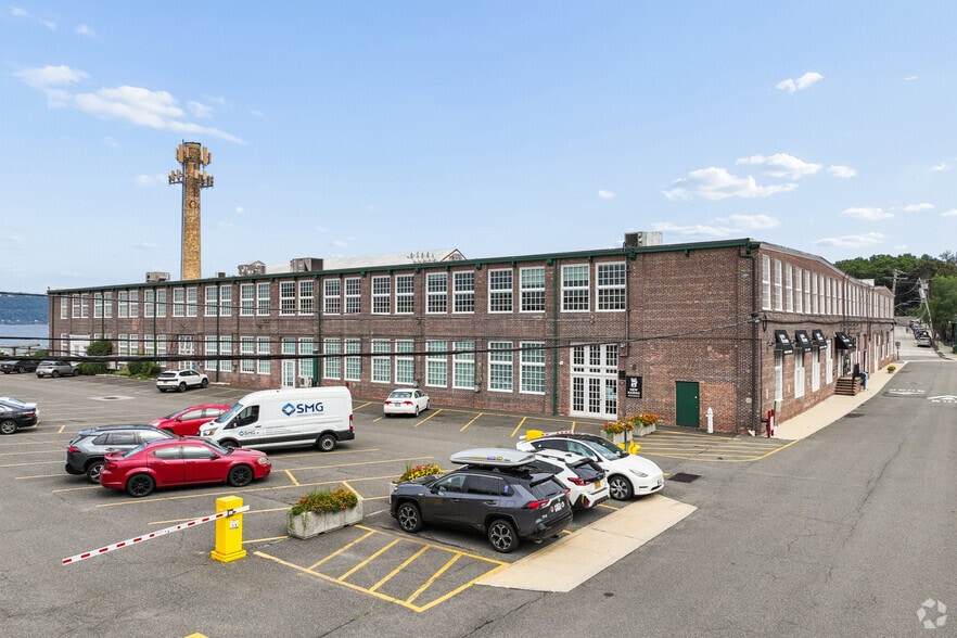 More Photos Of 1 Bridge St, Irvington Office For Lease