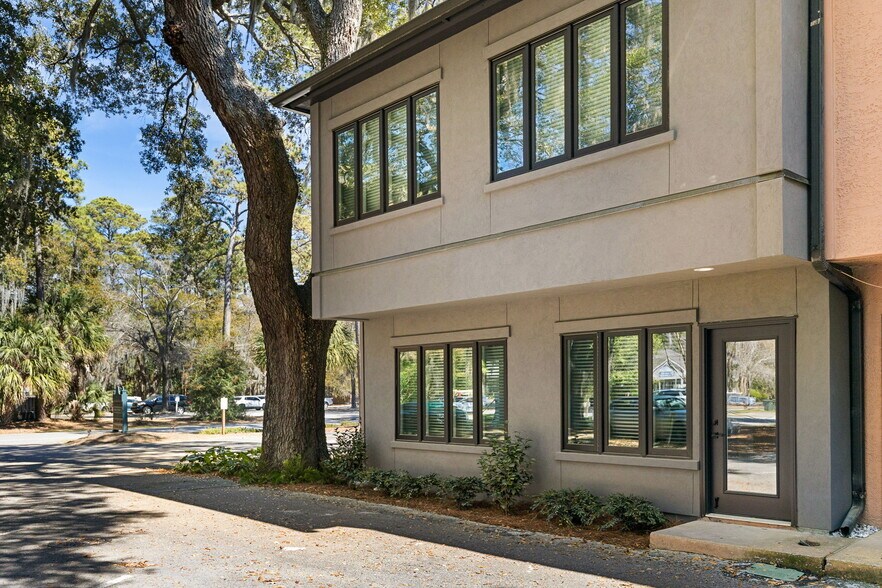 More Photos Of 18 Executive Park Rd, Hilton Head Island Office Residential For Lease