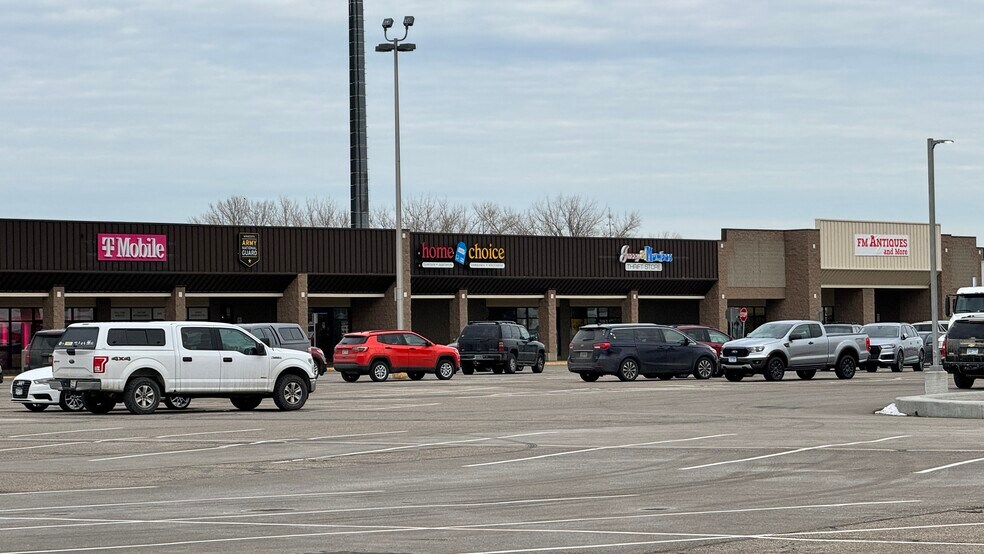 More Photos Of 3202 E Hwy 10, Moorhead Unknown For Lease