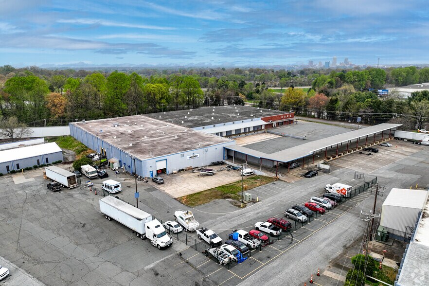 More Photos Of 2995 Starlight Dr, Winston-Salem Warehouse For Lease