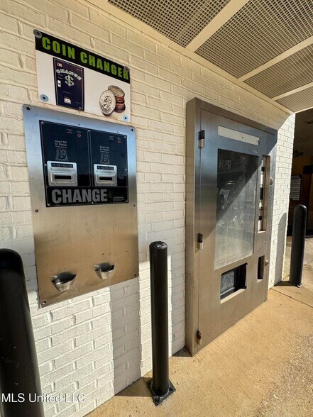 More Photos Of 2934 US 51, Hernando Carwash For Sale