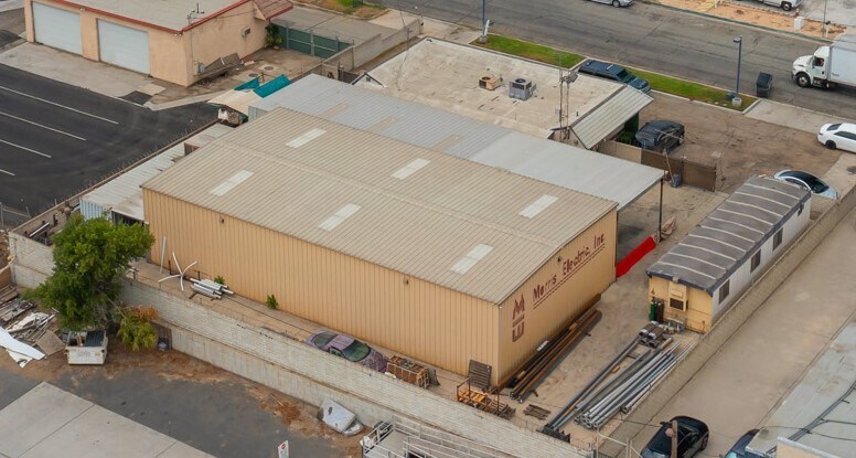 More Photos Of 145 W Bryant St, Bloomington Truck Terminal For Lease